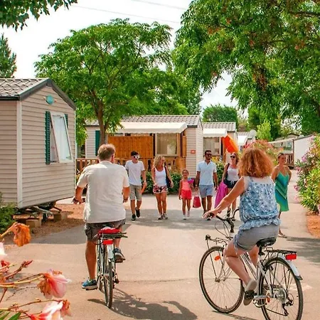 Camping Mobilhome 6 Personnes *